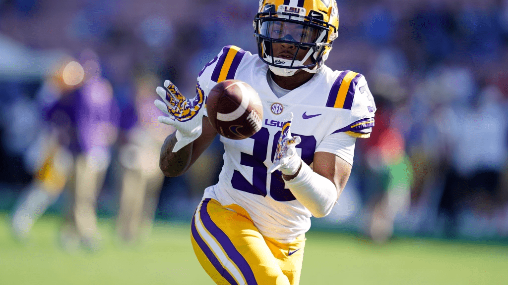 Charlotte Football offers two transfer portal prospects